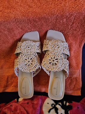 Bandolino Women's Beige Crochet Slide Sandals